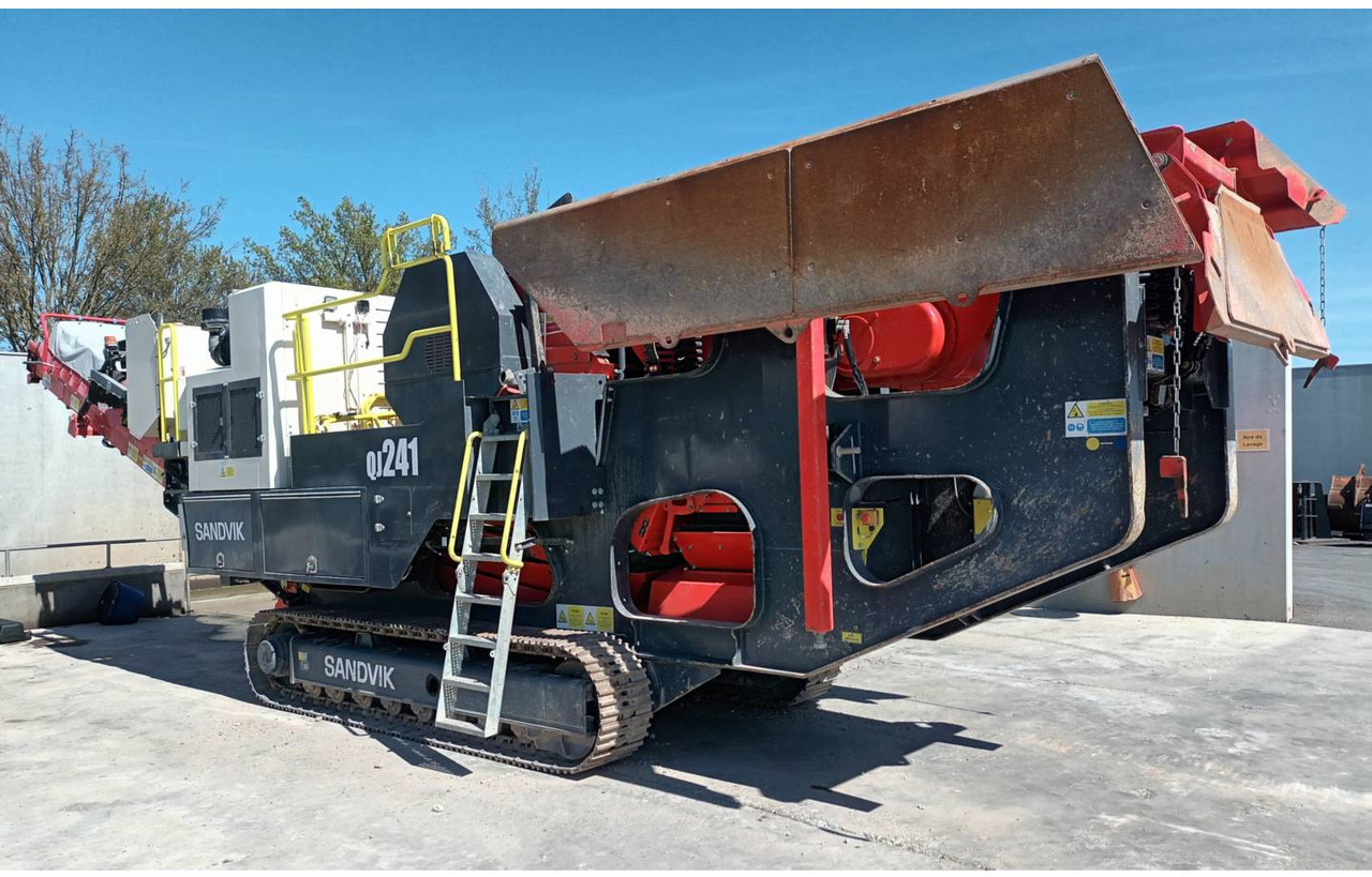 Crusher SANDVIK MINING & CONSTRUCTION QJ241