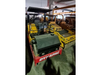 Road roller Dynapac CC211C: picture 1
