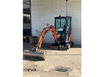 Excavator  MINI-PELLE SUR CHENILLE CAOUTCHOUC HITACHI ZX17U-2  15CV 1.9T AVEC 3 GODETS