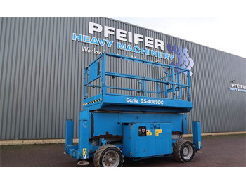 Scissor lift GENIE