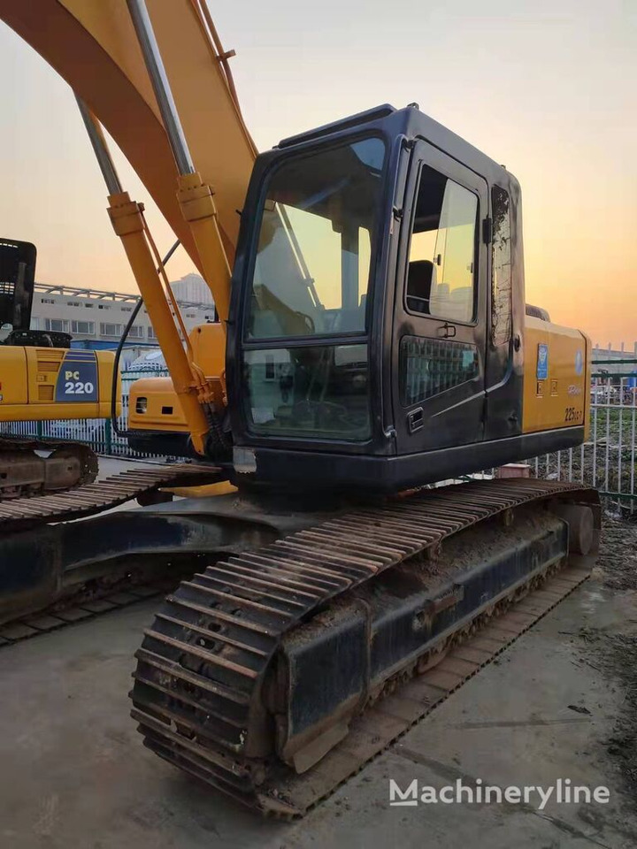 Crawler excavator Hyundai R225LC-7: picture 6
