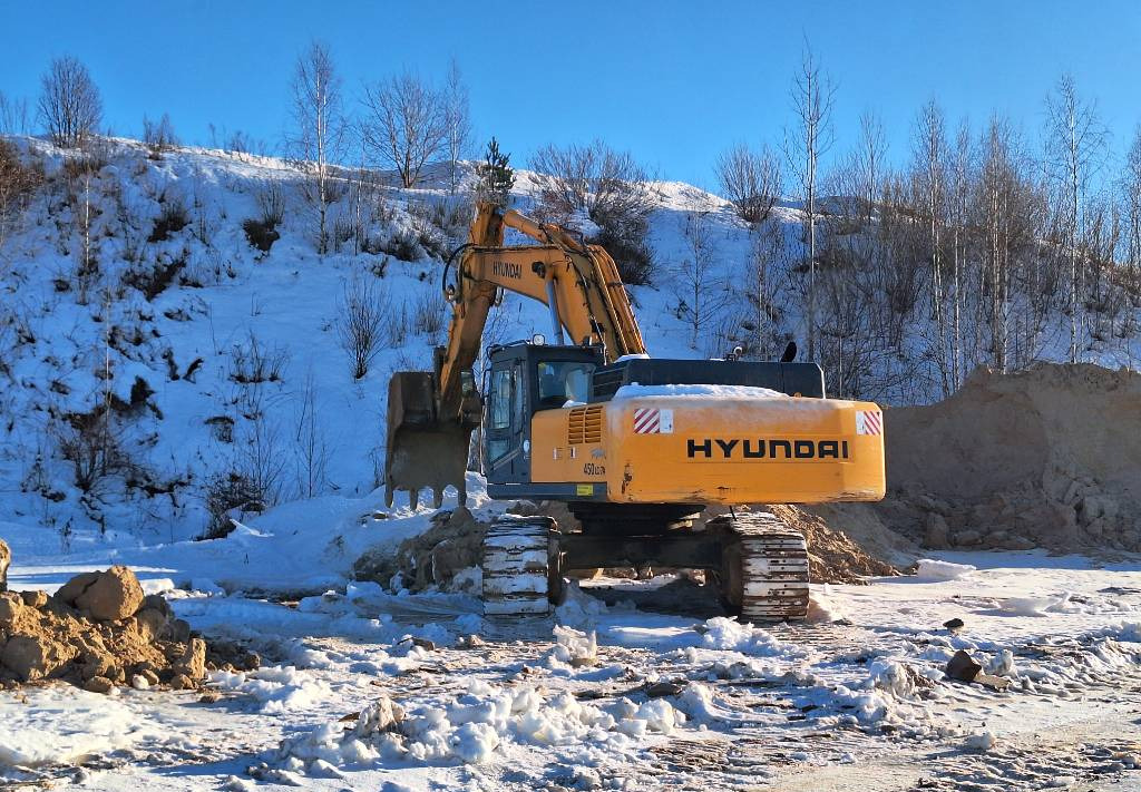 Crawler excavator Hyundai Robex 450 LC-7 A: picture 11