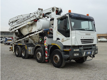 IVECO TRAKKER 440 - Concrete pump truck: picture 1