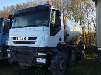 Concrete mixer truck Iveco Trakker 410 8x4: picture 1