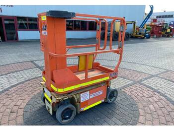 Vertical mast lift JLG