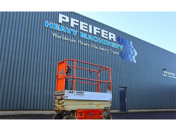 Scissor lift JLG