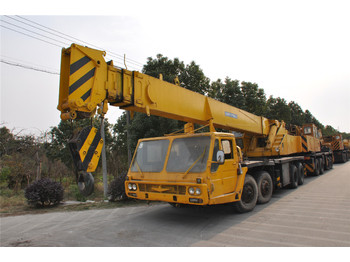 Mobile crane KATO NK400E: picture 1