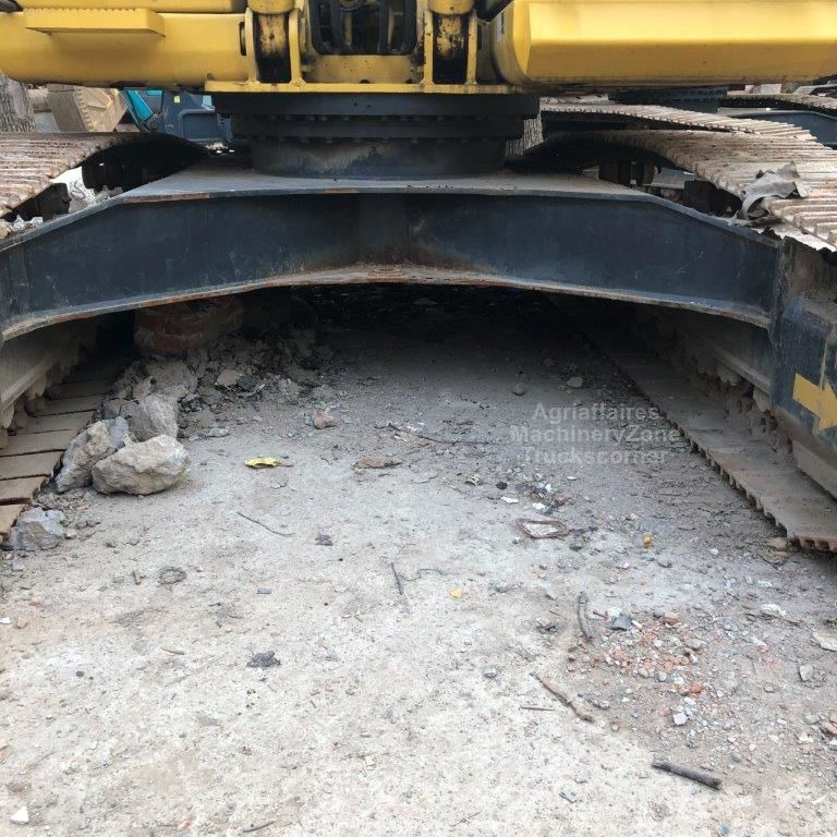 Crawler excavator Komatsu PC220-8: picture 5