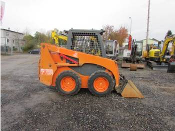 Skid steer loader Komatsu SK714: picture 1