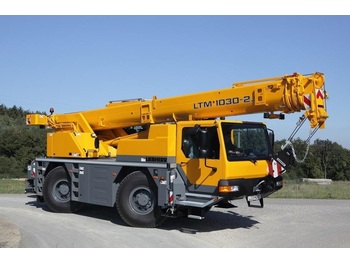 Mobile crane LIEBHERR LTM 1030/2: picture 1