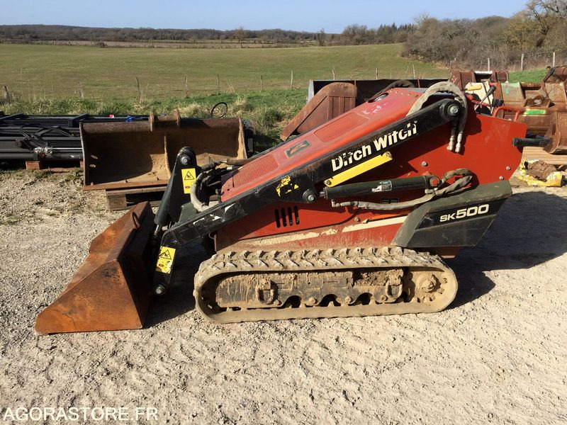 Loader PORTE OUTILS à chenilles DITCH WITCH SK500