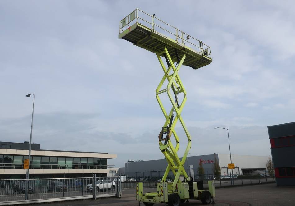 Scissor lift MEC 3392RT-T Diesel 4x4 Scissor Work Lift 1200cm: picture 25