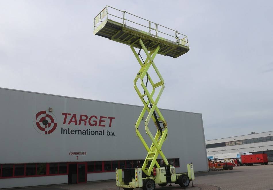 Scissor lift MEC 3392RT-T Diesel 4x4 Scissor Work Lift 1200cm: picture 6