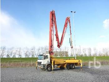 Concrete pump truck MERCEDES-BENZ AXOR 3340 6x4 w/Putzmeister M36-4: picture 1