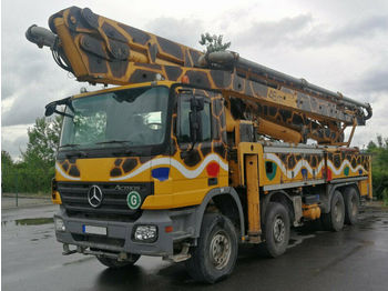 Concrete pump truck Mercedes-Benz ACTROS 4141 8x4 EURO3 Betonpumpe SCHWING 46M: picture 1