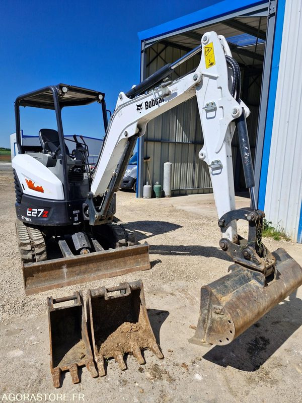 Mini excavator BOBCAT E27z 2023 520h