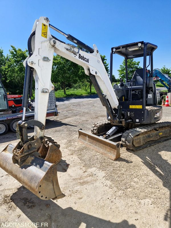 Mini excavator BOBCAT E27z 2023 520h