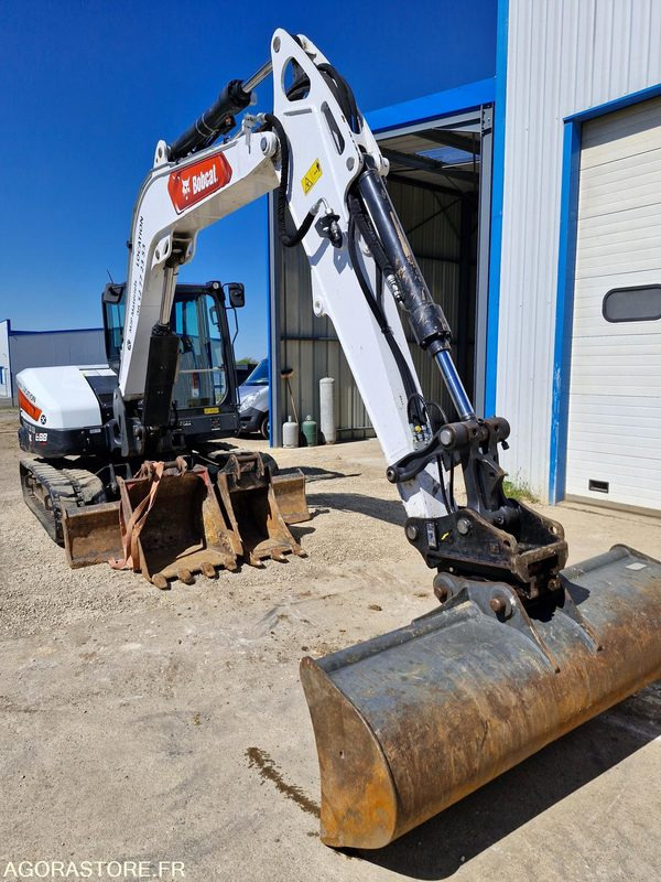 Mini excavator BOBCAT E88 2023 1350h avec godet TILT