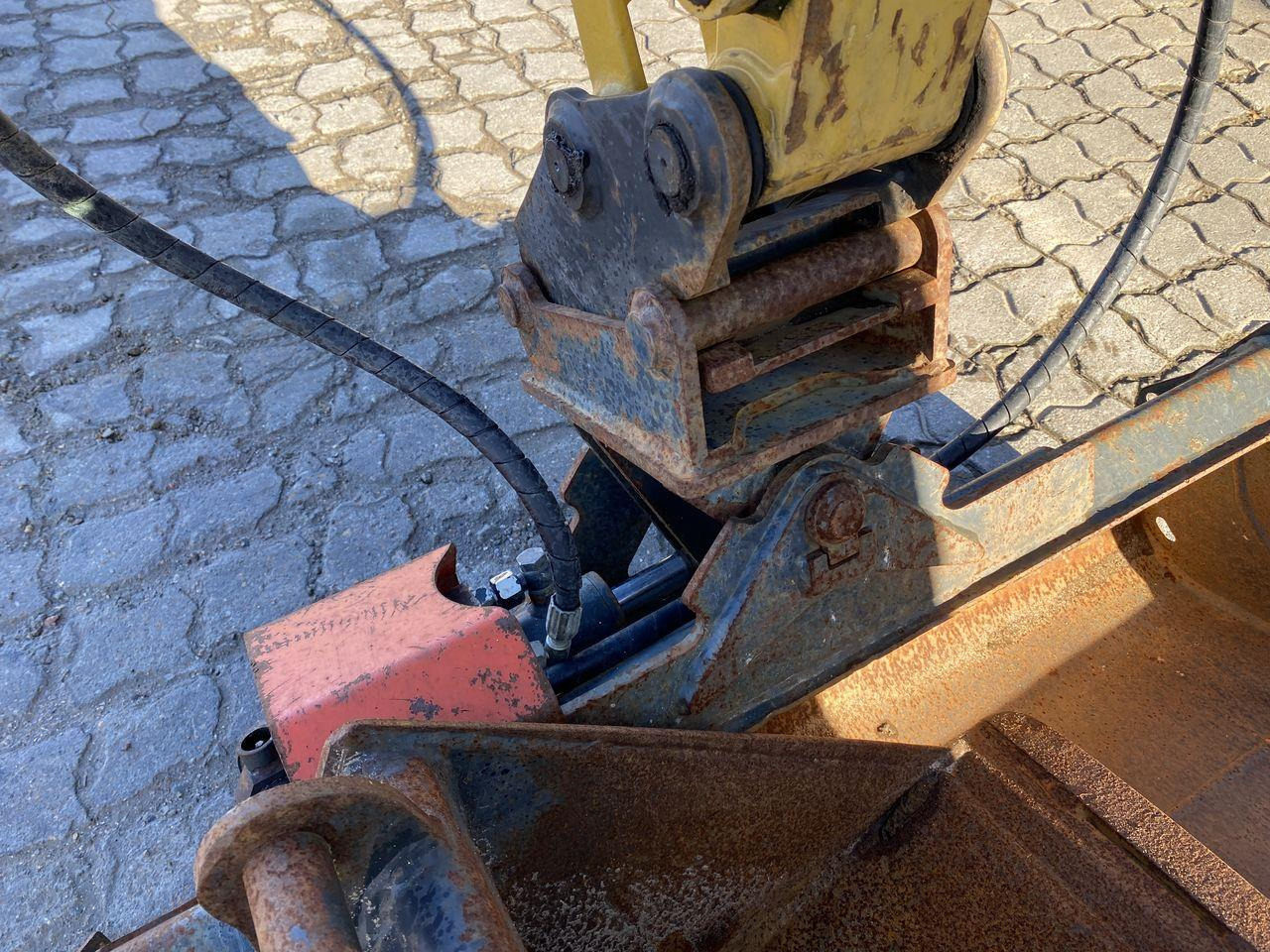 Mini excavator Komatsu PC16R-3HS