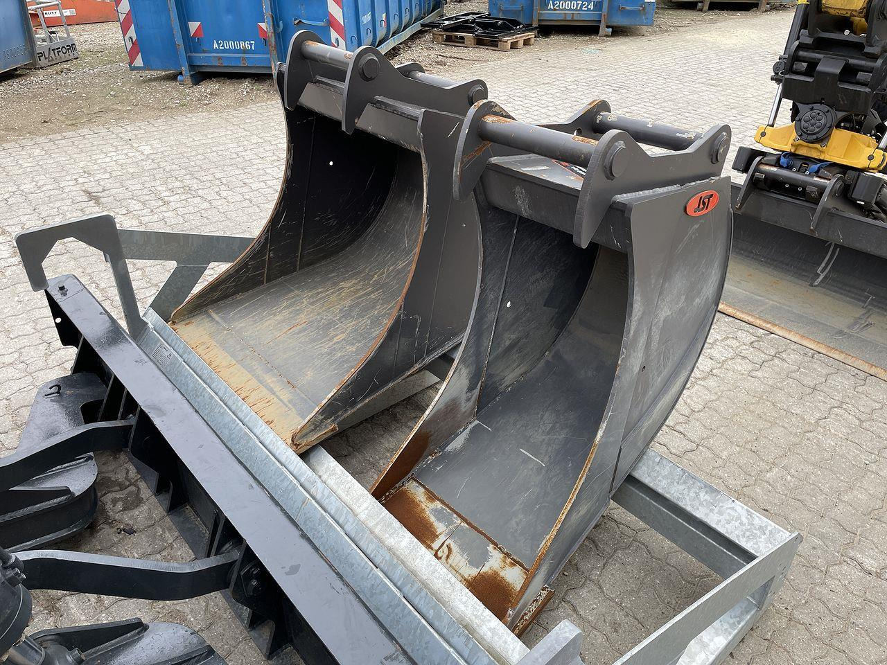 Mini excavator Komatsu PW118MR-11