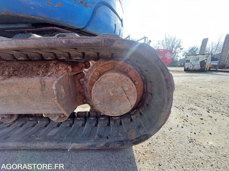 Mini excavator MINI PELLE SUR CHENILLE  TAKEUCHI TB153FR  - 2012 / 8305 HEURES