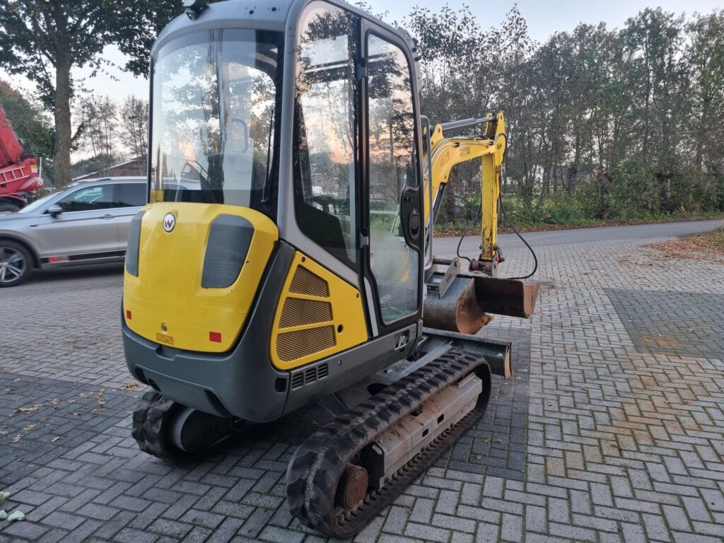 Mini excavator WACKER NEUSON ET24 minidigger