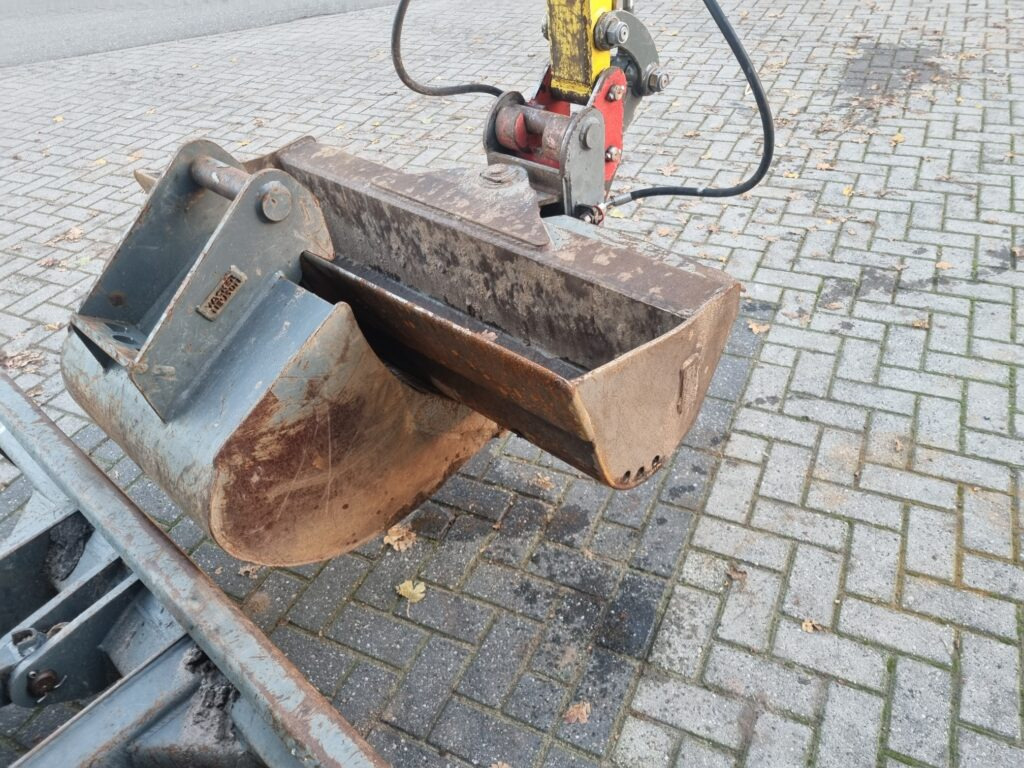 Mini excavator WACKER NEUSON ET24 minidigger