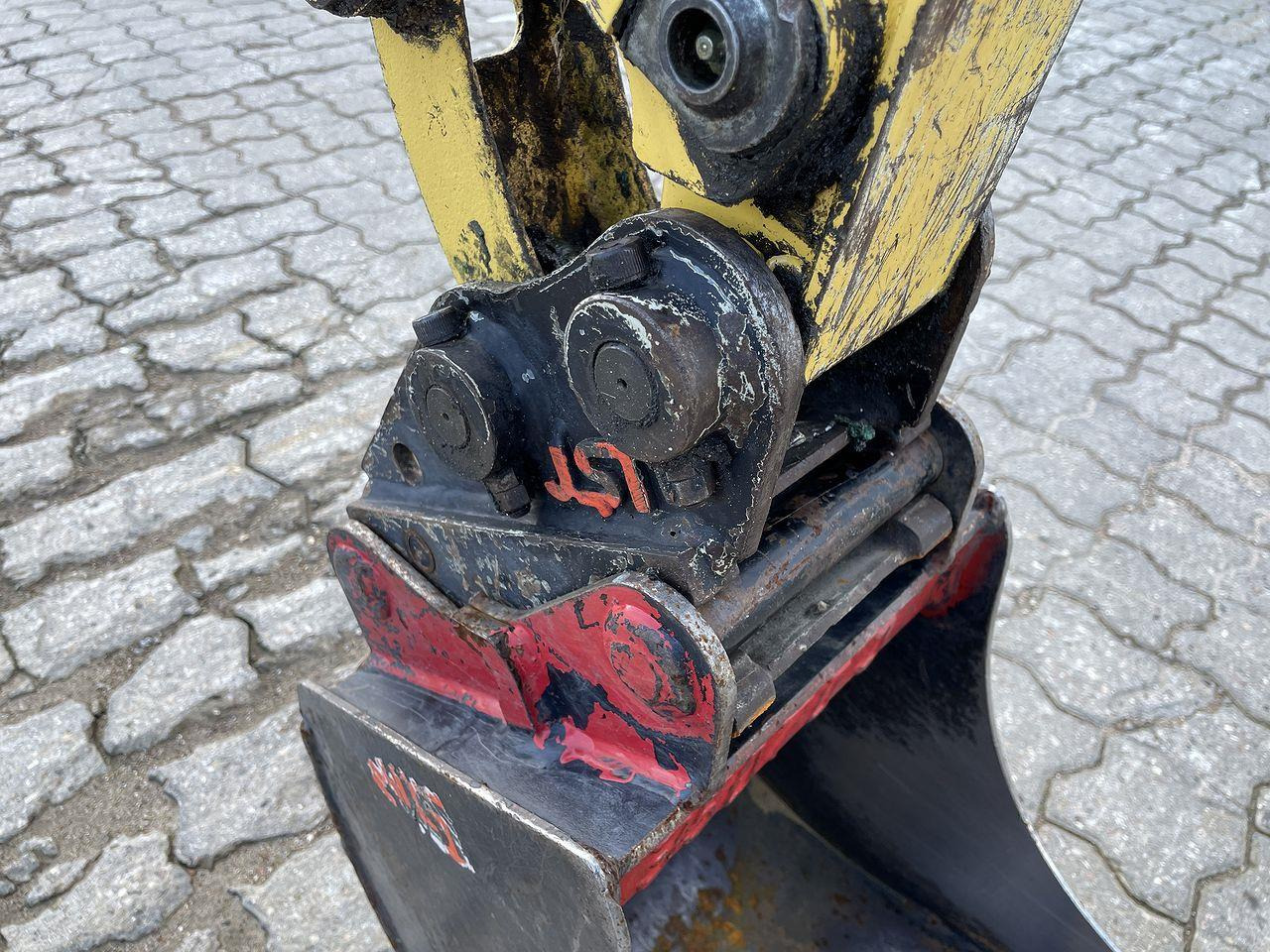 Mini excavator Yanmar VIO12