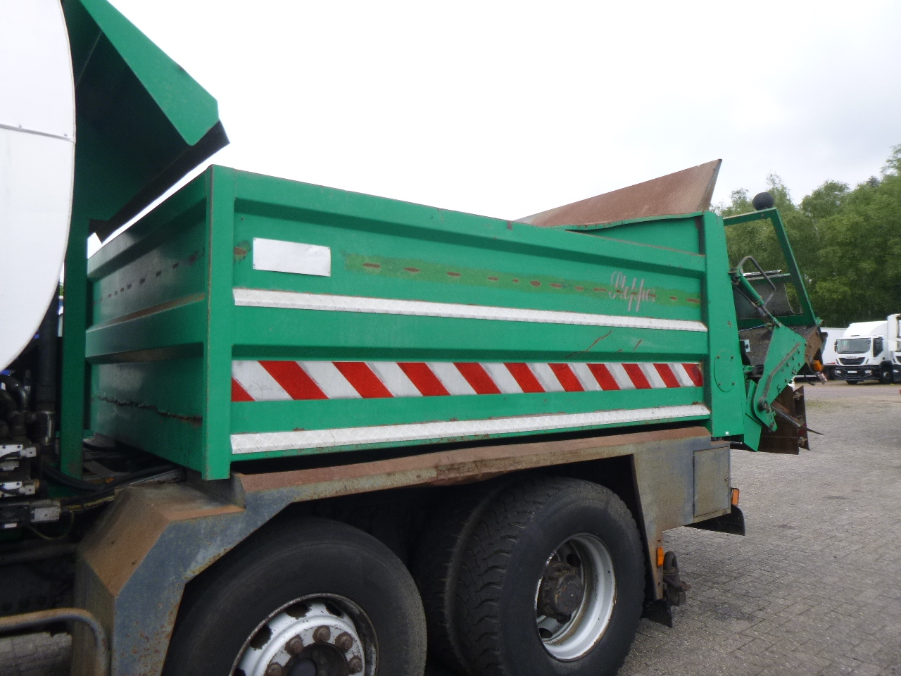 Asphalt distributor for transportation of bitumen Renault Premium 340 6x2 Road repair bitumen tank 6 m3 / tipper: picture 11