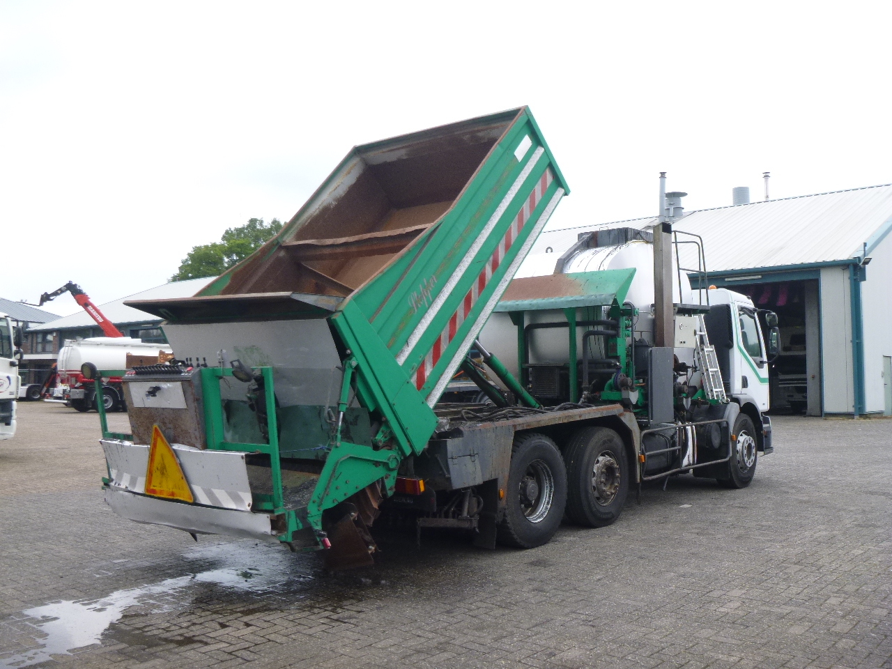 Asphalt distributor for transportation of bitumen Renault Premium 340 6x2 Road repair bitumen tank 6 m3 / tipper: picture 4
