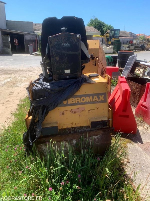Road roller ROULEAU CYLINDRE (compresseur)