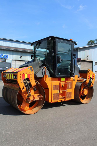 Roller Caterpillar CD10
