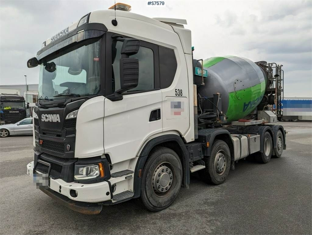 Leasing of Scania G450 8x2 Concrete truck with chute Scania G450 8x2 Concrete truck with chute: picture 1
