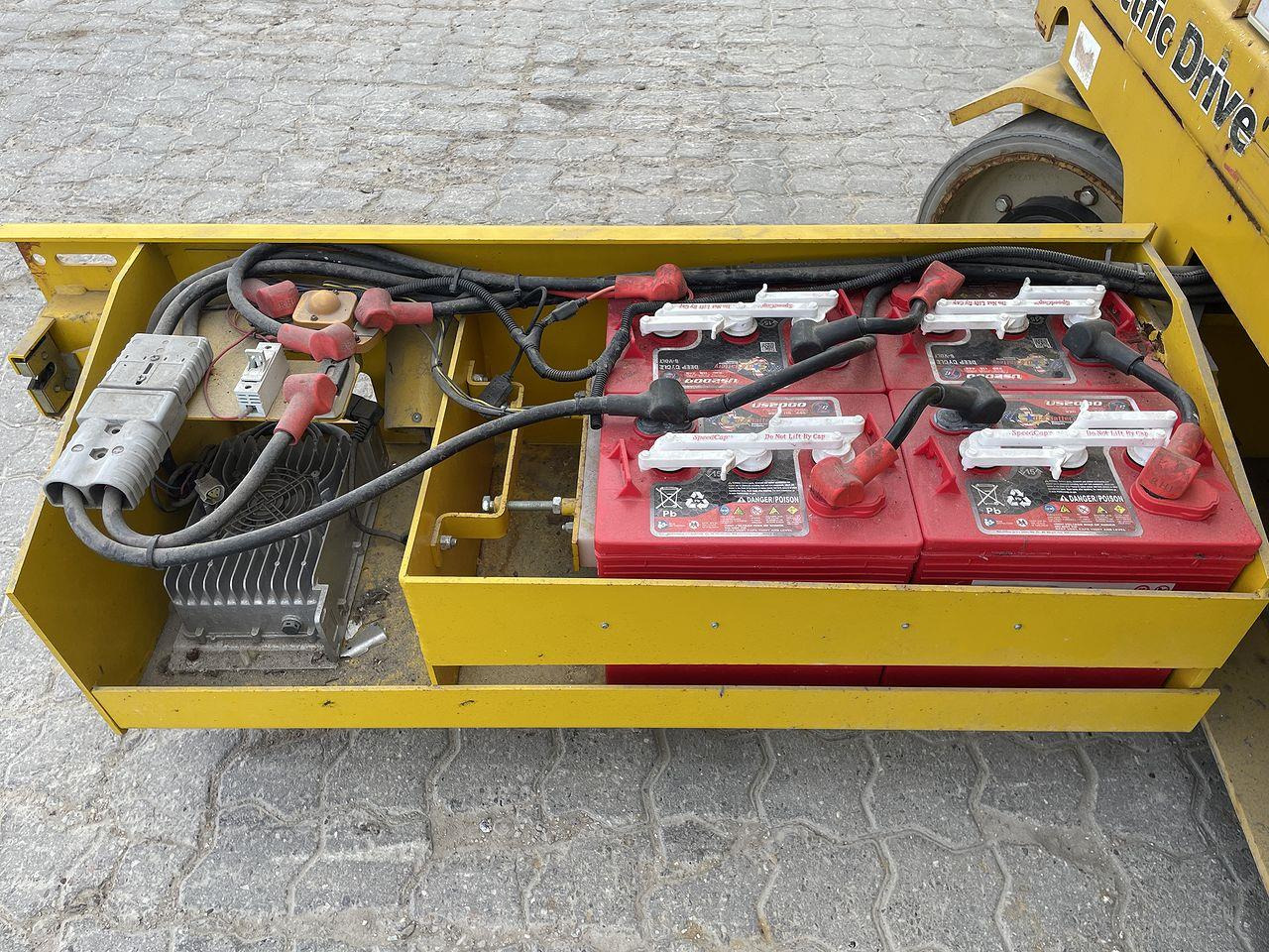 Scissor lift GMG 4046-ED