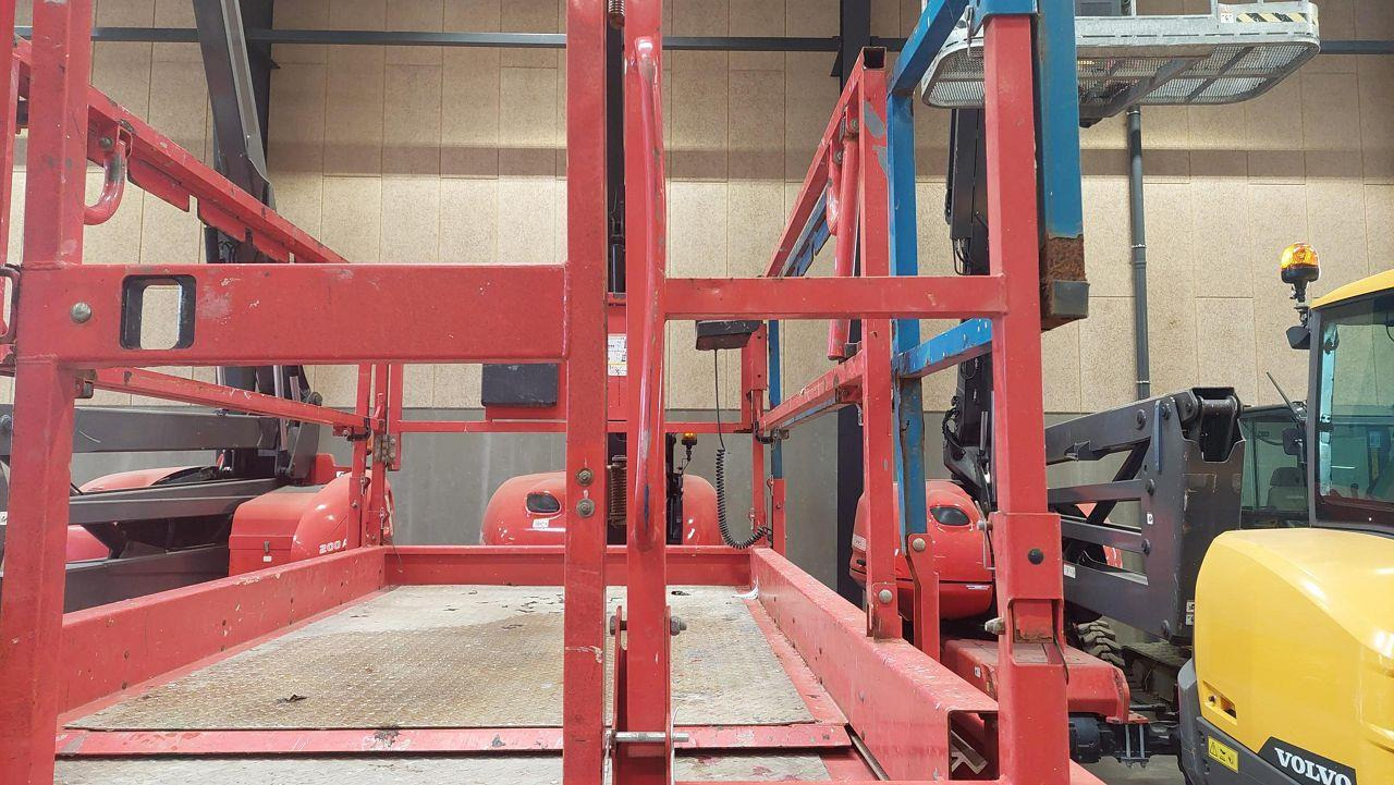 Scissor lift Manitou 120SC