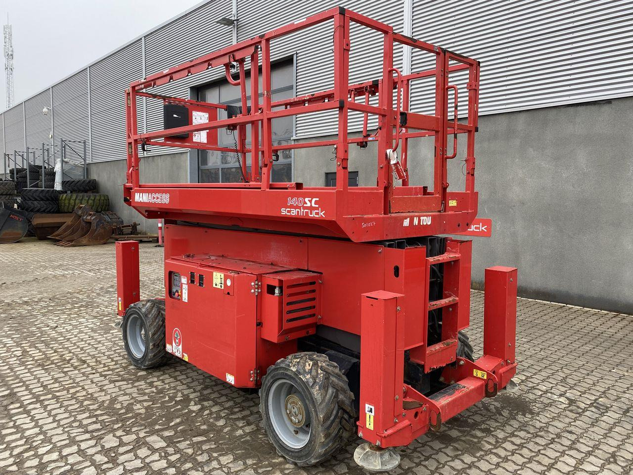 Scissor lift Manitou 140SC