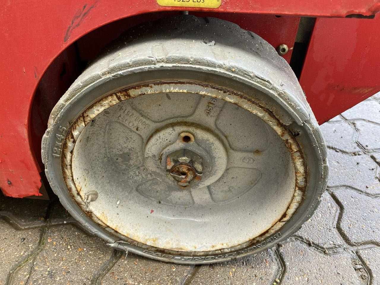 Scissor lift Manitou 78SEC