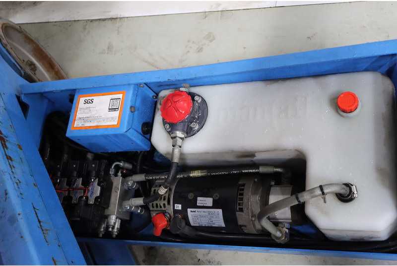 Scissor lift Mantall XE140W