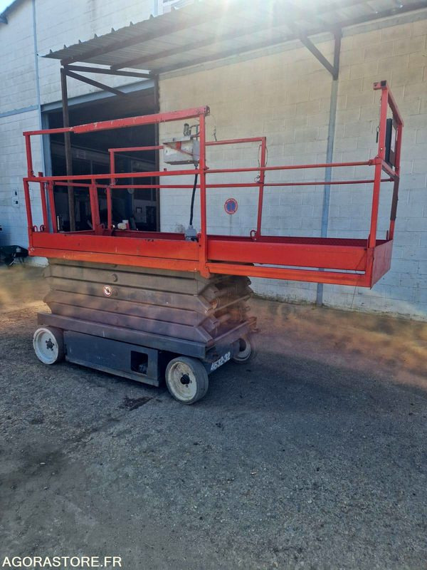 Scissor lift NACELLE ELECTRIQUE CISEAUX SKYJACK SJ4632 11.75M