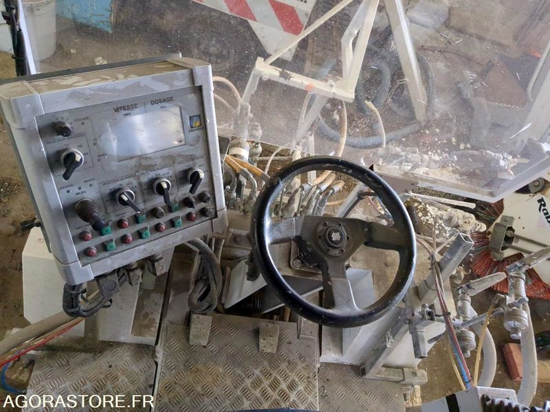 Construction machinery Scooter peinture routiere