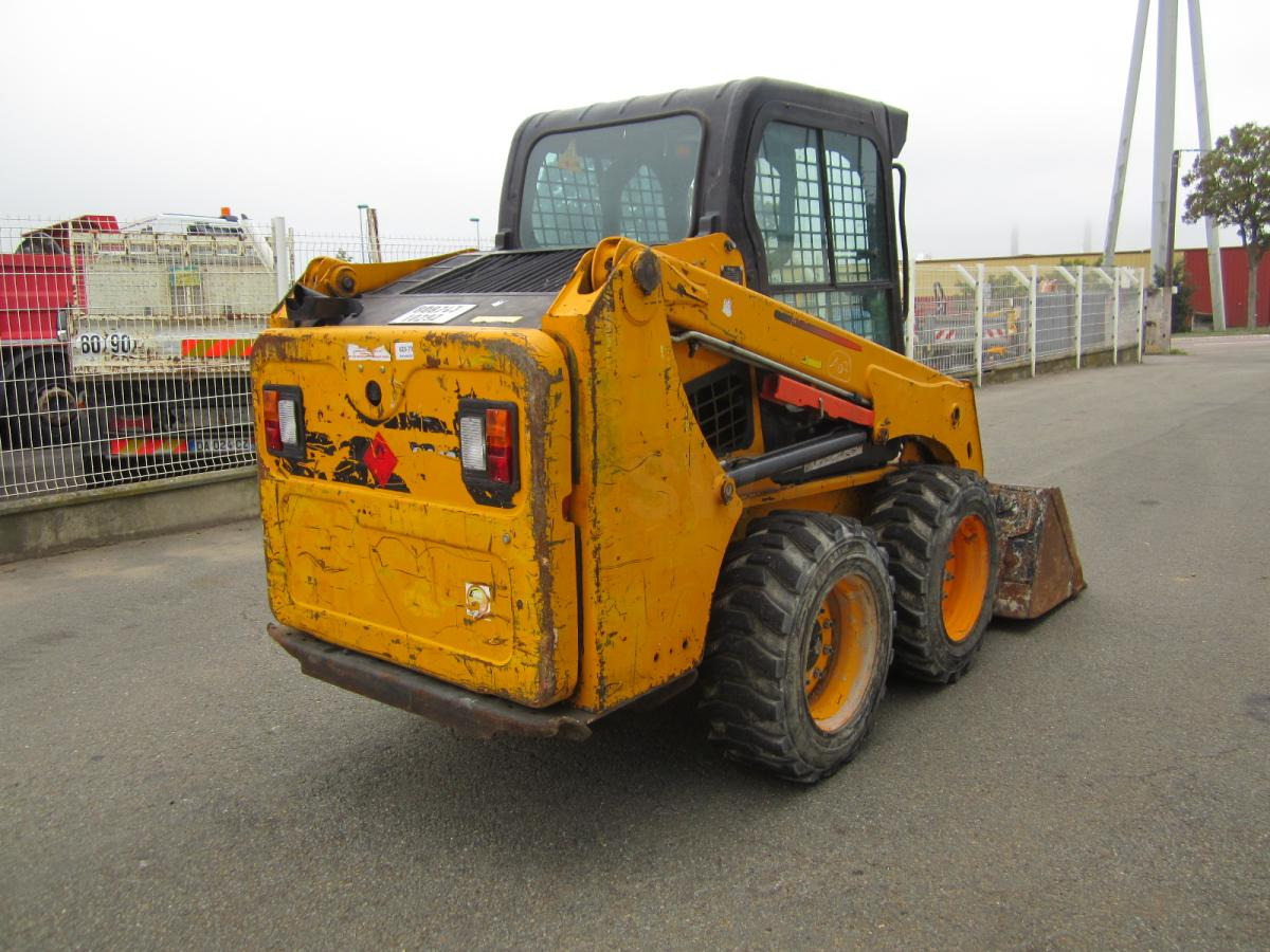 Skid steer loader Bobcat S450