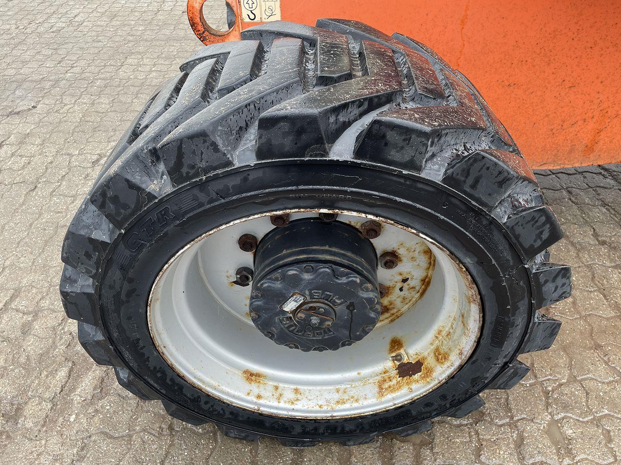 Telescopic boom JLG 800AJ