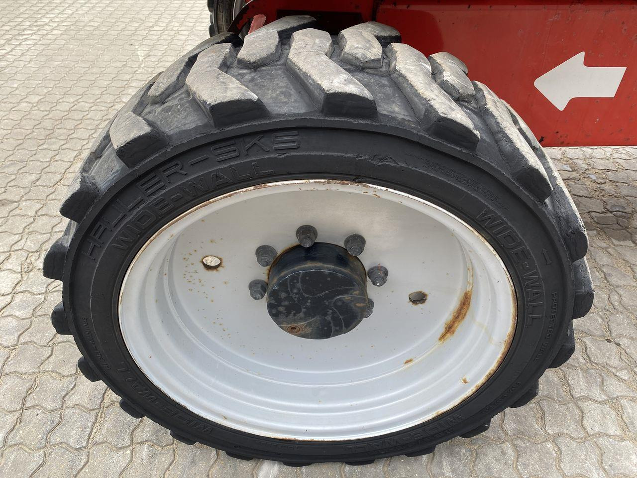 Telescopic boom Manitou 260TJ