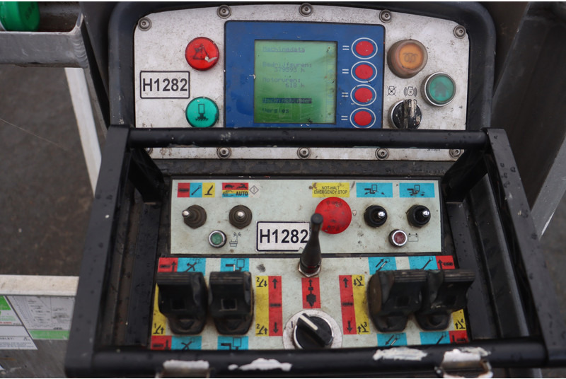 Telescopic boom Teupen Leo 36T