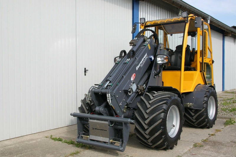 Telescopic wheel loader Eurotrac T 13 Teleskop Radlader Hoflader