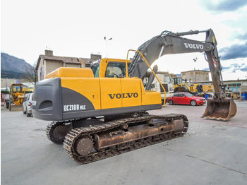 Crawler excavator VOLVO EC210 B: picture 1