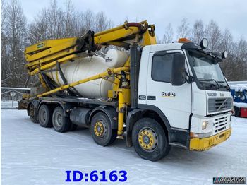 Concrete pump truck VOLVO FM12 420 10x4 9m3 Pump 26m: picture 1