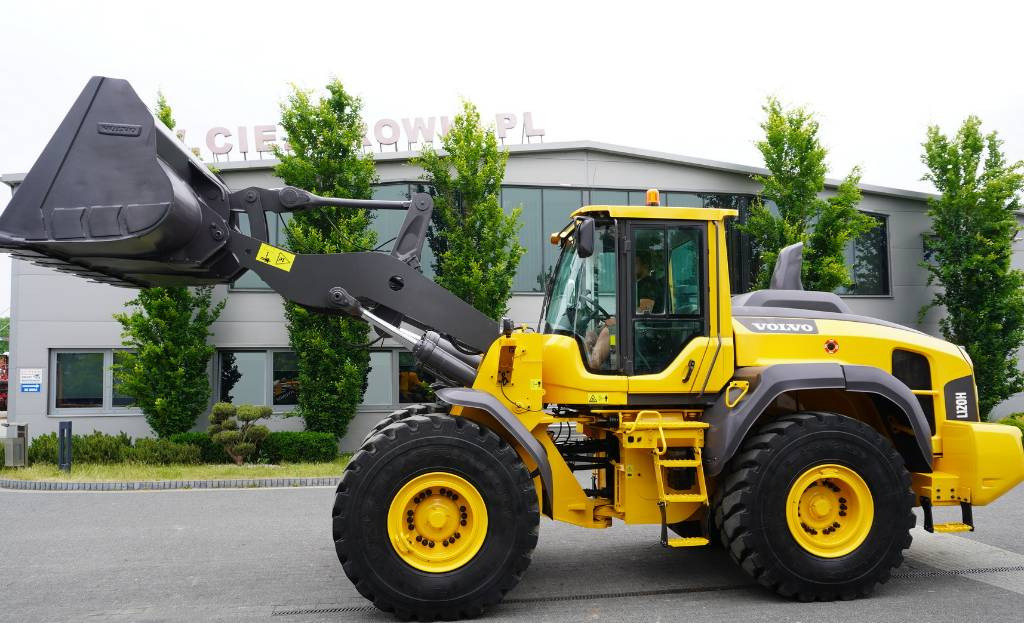 Wheel loader VOLVO L120H: picture 2