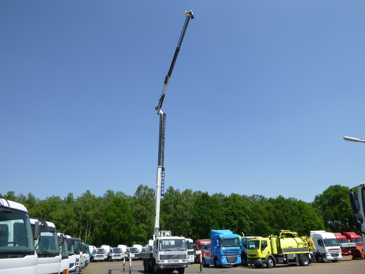 Mobile crane Volvo FL10 6x4 + Palfinger PK680TK: picture 7