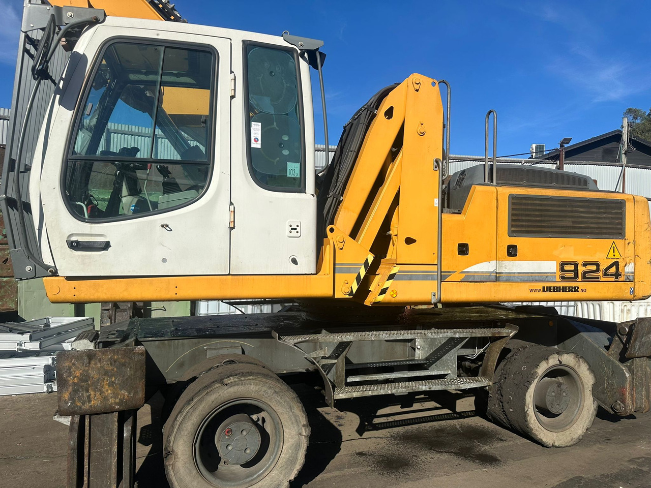 Waste/ Industry handler LIEBHERR A924C